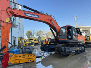 Excavatrice d'occasion Doosan DX340 de haute qualité, 34 tonnes, type chenille, excellent état, modèle 2024, moteur, prix réduit - Product Image 3