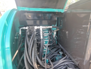 Excavadora Hidráulica Usada Kobelco SK60 Modelo 2024 de 6 Toneladas en Buen Estado para Construcción, Agricultura y Excavación con Motor, Bomba y Caja de Cambios - Product Image 4