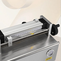 Machine de remplissage de bouteilles semi-automatique électrique de 100 à 5000 ml pour boissons et aliments, haute précision