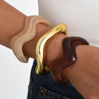 Bracelet manchette minimaliste irrégulier en acrylique pour femme, jonc ouvert en résine, bijou tendance