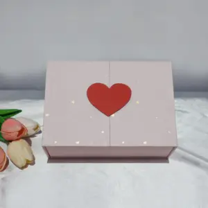 מותאם אישית מגנטי מתנת אריזה לב צורת קופסא עם לוגו