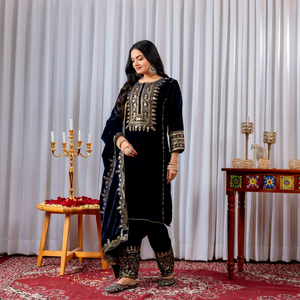 Ensemble femme vintage en velours épais polyester/coton, salwar kameez brodé avec dupatta, séchage rapide, toutes saisons, tenue de fête - Product Image 1