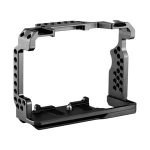 Reemplazo de plataforma de video de jaula de cámara de aleación de aluminio Andoer para <span class=keywords><strong>Sony</strong></span> <span class=keywords><strong>A7R</strong></span> <span class=keywords><strong>III</strong></span>/ A7 II/ A7III - Product Image 2