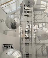 Grande sphère miroir gonflable en PVC argenté brillant, suspendue, OEM, pour événements et publicité