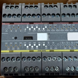 Controlador de Seguridad PLC 2TLA020070R1700 2TLA020070R4800 2TLA020070R4600, 24V, 46/20 I/O, SIL3 PL E, Programable, para Riel DIN - Product Image 1