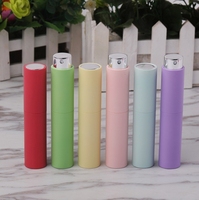 Échantillon gratuit 4ML 5ML 8ML 10ML Cosmétiques 15ML 20ML 25ML 30ML Mini atomiseur de parfum rechargeable vide en aluminium