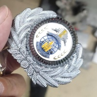 Épinglette personnalisée en alliage de zinc avec personnage d'anime en émail dur et breloque suspendue, badge métallique pour les fans de Comic Con, commande en gros