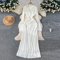 Robe longue élégante marron à manches longues et taille torsadée pour femme, col montant, coupe ajustée, style A-line, idéale pour le quotidien