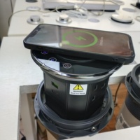 4 prises de courant latérales UK IP65 Étanche 15W chargement sans fil wifi motorisé pop up comptoir de cuisine USB-C prise tour