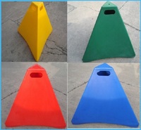 Bleu 680mm Floor Hazard Construction Safety Sign No Waist Triangle Barricade PE Plastic 3-sided Parking Warning Pyramid Cone
