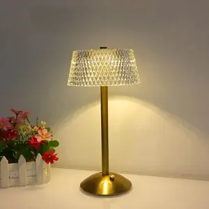 Prezzo di fabbrica romantico cristallo oro lampada da tavolo touch Table lampara de mesa led decorativo Usb ricarica mini lampada per ristorante