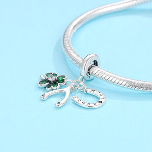 Bracelet pour femme en argent sterling S925 avec triple pendentif trèfle, os de la chance et fer à cheval, émail vert et zircon cubique, cadeau - Product Image 3