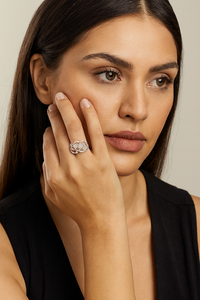 Bague en or rose sertie de diamants, bijou élégant et brillant pour femme, idéale pour les mariages, les fiançailles, les anniversaires et les soirées. - Product Image 5