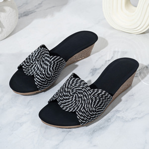 Elegantes Sandalias de Tacón de Cuña Doradas con Textura, Punta Abierta, Estilo Slip-On, Tacón Bajo, Zapatos de Verano para Mujer, Venta al Por Mayor - Product Image 4