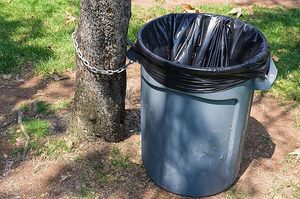 Bolsas de basura de plástico para trabajo pesado de 55 galones Bolsas de basura negras grandes - Product Image 3