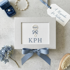 Boîte à bijoux de luxe magnétique en forme de <span class=keywords><strong>livre</strong></span> pour bébé, avec emballage en lin et ruban - Product Image 1