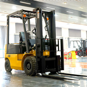 Carretilla elevadora diésel de alta calidad de 1,5 toneladas, nueva condición para talleres de reparación de maquinaria - Product Image 1