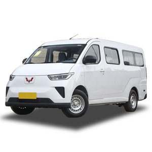 Vente en gros de fourgonnettes <span class=keywords><strong>électrique</strong></span>s légères 9 places Wuling Yangguang 3050mm 136PS 440km d'autonomie, version passagers, en vente - Product Image 1