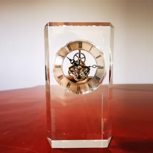 Neues Design des Herstellers Kunden spezifischer schwarzer Hintergrund Mode Kristallglas Souvenir Kristall uhr Trophäe