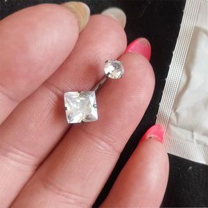Anillos de ombligo de titanio ASTM F136 con rosca interna, colgantes con forma de corazón, pera, cuadrado y redondo para piercing de ombligo. - Product Image 4