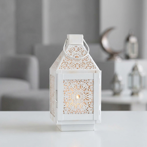 Mini lanterne à bougie marocaine en métal blanc faite à la main par A.K Handicrafts pour la décoration de la maison pendant le Ramadan - Product Image 3