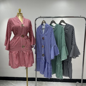 Robe pour <span class=keywords><strong>femme</strong></span> à col en V et manches évasées, respirante, en polyester brodé, pour les saisons printemps, hiver, automne - Product Image 1