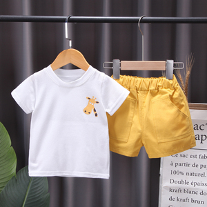 Mùa hè Đẹp Trai Cho Bé Bộ Quần Áo Tay Ngắn Màu Đen Trắng Hươu Cao Cổ Áo Sơ Mi Quần Short Màu Vàng 2 Chiếc Bé Trai Quần Áo Trẻ Em Đang Giảm Giá - Product Image 3