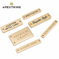 APEX Factory Étiquette métallique gravée en 3D personnalisée, avec logo et design de marque, avec trou de fixation, emblème découpé, OEM ODM, pour vêtements et sacs