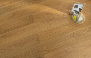 Suelo Sintético Moderno Color Gris Claro que Imita la Apariencia de <span class=keywords><strong>Madera</strong></span> Real a Bajo Costo - Product Image 2