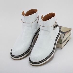 Botines blancos 100% piel de cocodrilo, punta redonda, correa con hebilla, plataforma, suela de goma antideslizante, estilo otoño e invierno - Product Image 1