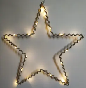 用麻绳黄麻包裹的发光二极管悬挂金属框架星形树微线灯链
