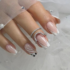 24 <span class=keywords><strong>Uñas</strong></span> Postizas Reutilizables <span class=keywords><strong>de</strong></span> ABS, Minimalistas, Cortas, Cuadradas, Color Nude, con Puntas Francesas <span class=keywords><strong>en</strong></span> V, Diseño <span class=keywords><strong>de</strong></span> Piel <span class=keywords><strong>de</strong></span> <span class=keywords><strong>Vaca</strong></span>, Detalles Brillantes Plateados, para Uso <span class=keywords><strong>en</strong></span> los Dedos - Product Image 1