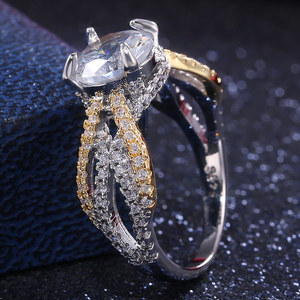 Anello in Stile Prong Tono Oro Unisex con Design Scintillante Intarsiato, Gioiello di Moda per Uso Quotidiano - Product Image 6