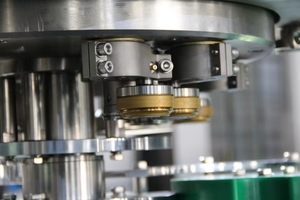 Máy đóng nắp tự động điện năng suất cao, linh kiện cốt lõi động cơ cho lon nước giải khát, tiếng ồn thấp, dễ vận hành - Product Image 4