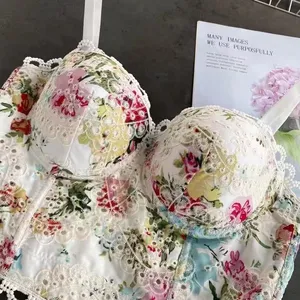 Female Sexy Tght -Fitting Corset Gothic Flower Embroidery Small Hanging Can Outer Clothes Bra Embroidered Retro Sexy Bra