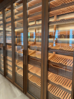 Armoire à vin et à cigares personnalisée, à température et humidité contrôlées, pour la salle à cigares d'un club haut de gamme