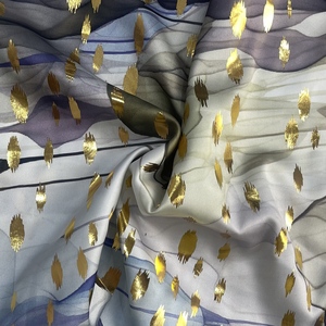 Tela de impresión de lámina de satén de Spandex suave personalizada para ropa de moda moderna - Product Image 5
