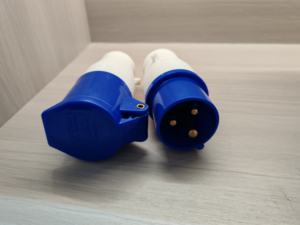 Enchufe Industrial de Latón ABS de 3 Pines y 16 Amperios, 220-250V, Resistente a la Intemperie IP44, 2P+E, Trifásico, para Autocaravanas, Caravanas y Casas Rodantes - Product Image 4