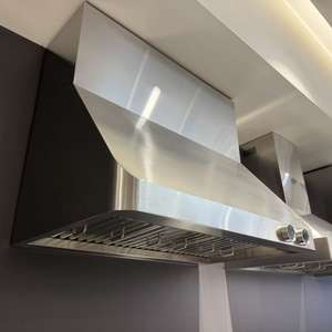 Cuisinière et hotte aspirante de 48 pouces, 2000 m³/h, filtre à déflecteurs, conduit de cheminée, double moteur, commandes numériques rondes à écran tactile - Product Image 2