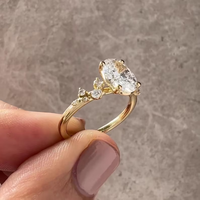 Bague de fiançailles en or massif 10K/14K/18K avec diamant de laboratoire ovale de 1 carat et pierres latérales en cluster, certifiée IGI, couleur DEF, CVD/HPHT