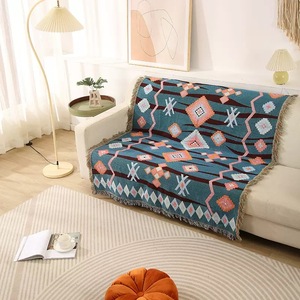 Jacquard géométrique personnalisé design aztèque tissé couverture avec motifs de personnages de dessins animés vintage à rayures florales - Product Image 6