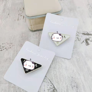 Broche en forme de <span class=keywords><strong>triangle</strong></span> inversé P-<span class=keywords><strong>666</strong></span>, en alliage, personnalisable pour vêtements, col, costume, bagages - Unisexe - Product Image 3