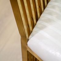 Chaise de salle à manger d'hôtel de luxe moderne en acier inoxydable doré, dossier haut, empilable, avec coussin en éponge, pour banquets de mariage