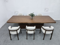 Meubles de salle à manger modernes de luxe faits à la main Table à manger ronde en chêne en bois massif personnalisable pour les villas et les hôtels