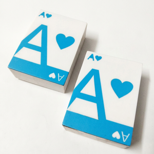 Caja Organizadora de Cartas de Juego Premium 2025, Estilo Brillante, para Almacenamiento de Cartas de Póker, Bridge y Otras Cartas Estándar, Personalizable para Familias - Product Image 1