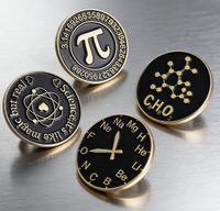 Épinglette en émail noir avec symbole de la constante mathématique Pi, chiffres gravés, pour les amateurs de sciences et de mathématiques, personnalisation en gros