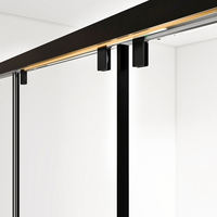 Porte de douche coulissante en verre trempé avec cadre en acier inoxydable et plateau en acrylique pour usage hôtelier