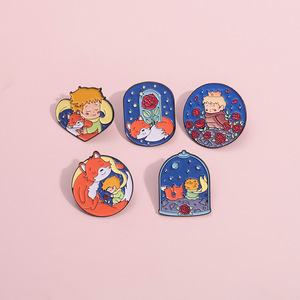 Broche de metal de aleación esmaltada al horno, serie El <span class=keywords><strong>Principito</strong></span> Zorro, estilo cuento de hadas, con diseño de arco, rosa y planeta, insignia para el Año Nuevo Chino - Product Image 2