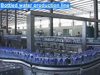 10000bph Ligne de production entièrement automatique de petite bouteille d'eau minérale Machine de remplissage