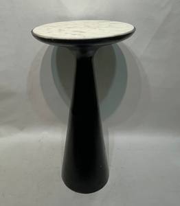 Mesa de pedestal de mármol Noir Crest, una impresionante fusión de elegancia moderna y diseño escultural, colección de muebles a precio de mayorista. - Product Image 1